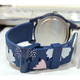 ساعت عقربه ای زنانه کیو اند کیو کد V08A-003VY