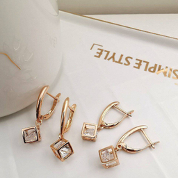 گوشواره زنانه ژوپینگ مدل مکعب نگین دار کد 3335