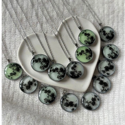 گردنبند زنانه مدل ماه شب تاب رزینی