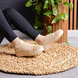 کفش زنانه مدل کشبافت کد 1111 رنگ نسکافه ای