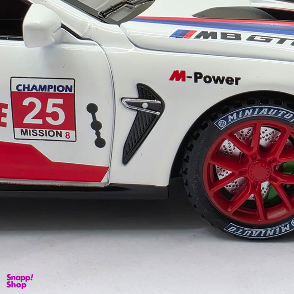 ماکت ماشین ناب سل مدل بی ام و ام 8 فلزی چراغدار BMW M8 GT همراه با جاسوییچی