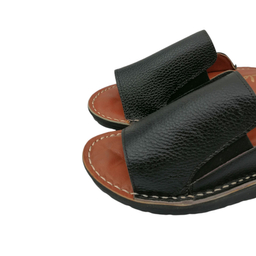 صندل طبی زنانه چرم ریباری مدل Clarks رنگ مشکی
