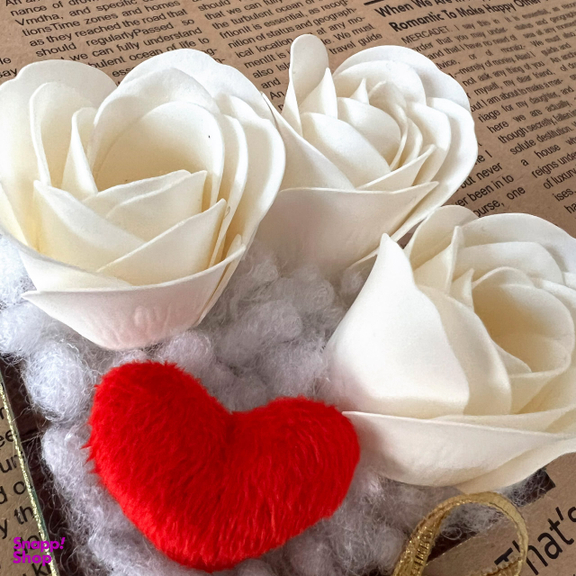 باکس هدیه مدل گل رز و قلب کد ROMA ROSE