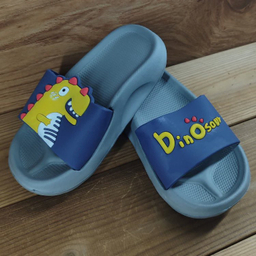 دمپایی بچگانه زیتون مدل داینو تا به تا کد 131414 رنگ طوسی