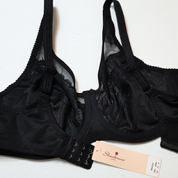 ست شورت و سوتین زنانه شاندرمن مدل فنردار گیپور گلدار کد 5080-2464-04 رنگ مشکی