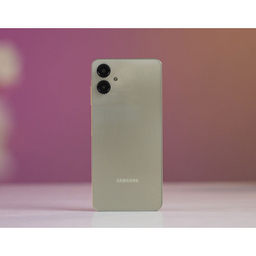 گوشی موبایل سامسونگ مدل Galaxy A06 دو سیم کارت ظرفیت 64 گیگابایت و رم 4 گیگابایت به همراه شارژر 25 وات سامسونگ