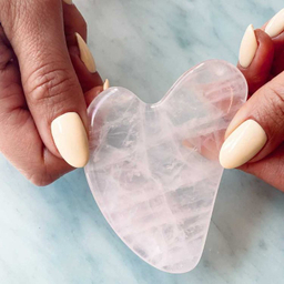 ماساژور صورت مدل سنگ گواشا رز کوارتز طبیعی کد 05