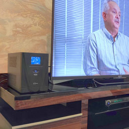 یو پی اس بستن پاور مدل BPO-1000VA-7.5Ah با ظرفیت 1000 ولت آمپر به همراه باتری داخلی