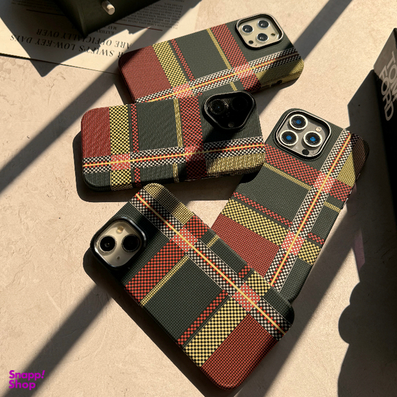 قاب گوشی موبایل کیو سریز کربن مات مناسب برای اپل iPhone 16 Pro