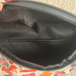 کیف کمری دخترانه مدل استیکری