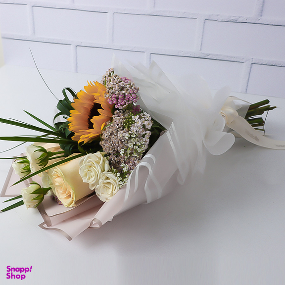 دسته گل طبیعی گل بازار مدل رز و آفتابگردان توکا