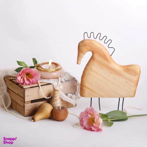 مجسمه کارکیا طرح اسب چوبین