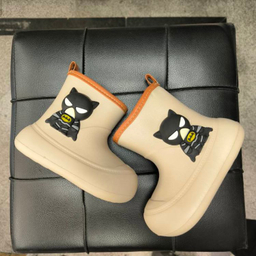 بوت پسرانه مدل ویانزا بتمن رنگ کرم