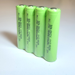 باتری نیم قلمی قابل شارژ سولونیکس مدل Ni-MH 600mAh سر تخت بسته 4 عددی