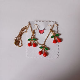 نیم ست دخترانه مدل گیلاس با گوشواره عصایی رنگ طلایی