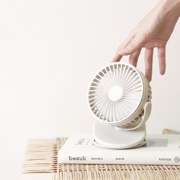 پنکه گیره ای ای آی سو لاو مدل F3 ظرفیت 2000 میلی آمپر ساعت