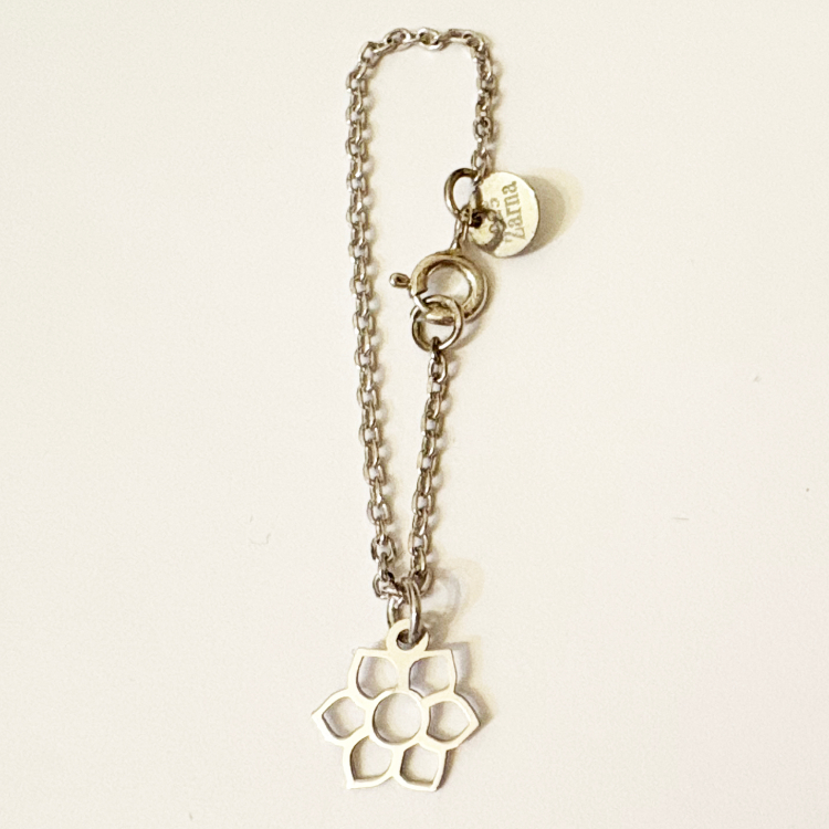 آویز ساعت نقره زنانه گیرا مدل گل کد G589