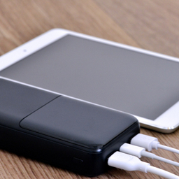 پاوربانک انرجایزر کد UE20069PQ ظرفیت 20000 میلی‌ آمپر ساعت