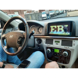 مانیتور خودرو مدل Burmester مناسب سوناتا