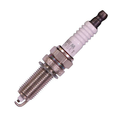 شمع خودرو اکیوم مدل یورو 4 کد A526