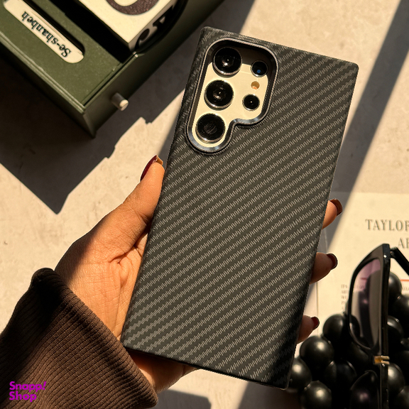 قاب گوشی موبایل کیو سریز کربن مات مناسب برای اپل iPhone 16 Pro