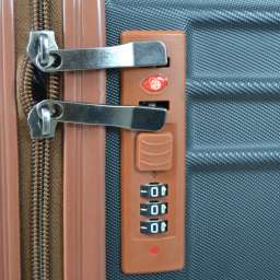 چمدان هوسونی مدل RK سایز متوسط