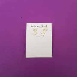 گوشواره زنانه طرح حرف S رنگ طلایی