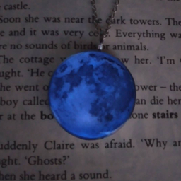 گردنبند زنانه مدل ماه شب تاب رزینی