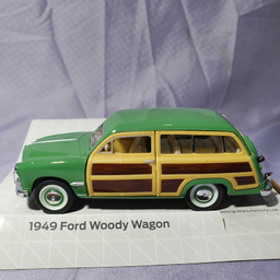 ماشین بازی کینزمارت مدل 1949 ford woody wagon