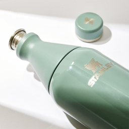 قمقمه آب استنلی مدل The All Day Slim Bottle گنجایش 600 میلی‌ لیتر