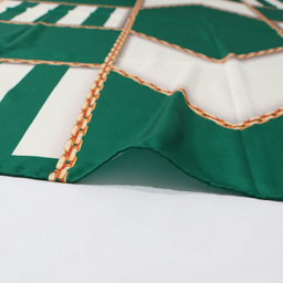 روسری زنانه آنالیا مدل ابریشم دست دوز طرح زنجیری کلاسیک کد ana-2821