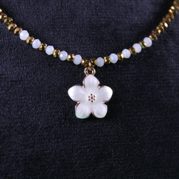 گردنبند زنانه طرح گل مدل دست ساز منجوقی کد 03
