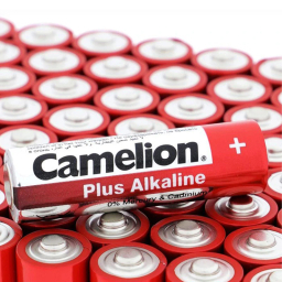 باتری نیم قلمی کملیون مدل پلاس آلکالاین بسته 4 عددی رنگ قرمز