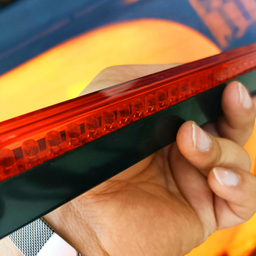 چراغ استپ سوم خودرو مدل STP-405 مناسب برای پژو 405